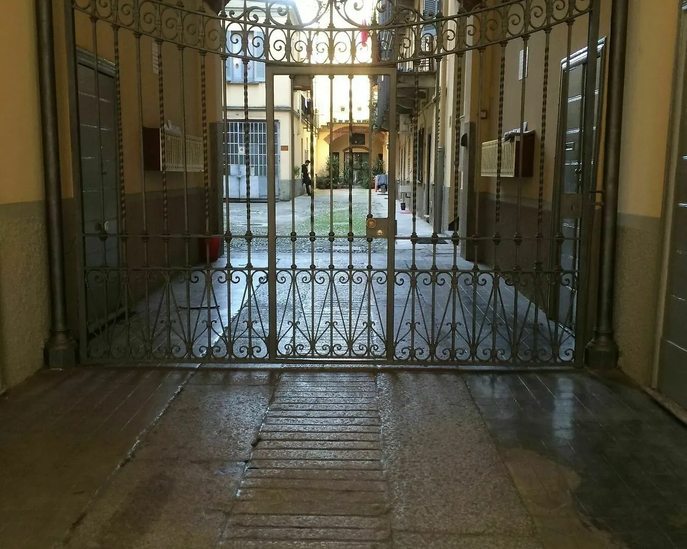 Kibilu - Via Confalonieri Milan